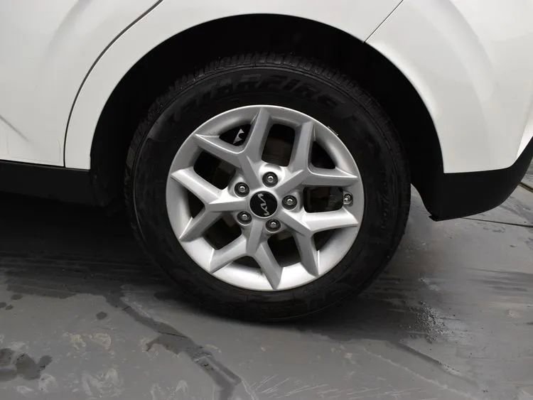 Used 2025 Kia Soul LX w/ LX Technology Package image 34