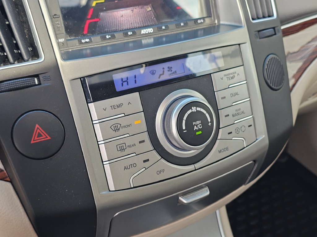 Used 2012 Hyundai Veracruz Limited w/ Entertainment Pkg FWD image 33