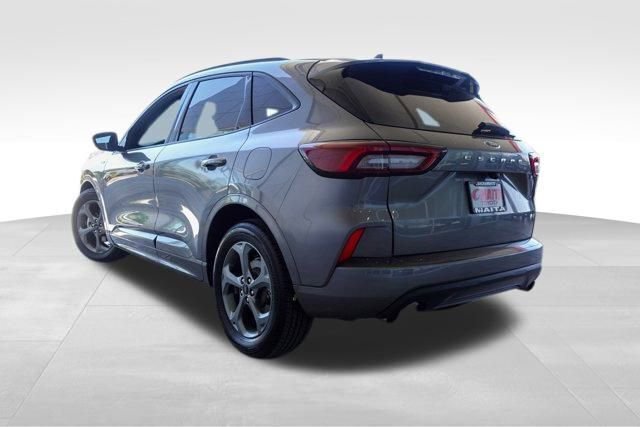 Used 2023 Ford Escape ST-Line image 8