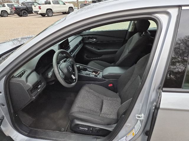 Used 2023 Honda Accord EX image 17