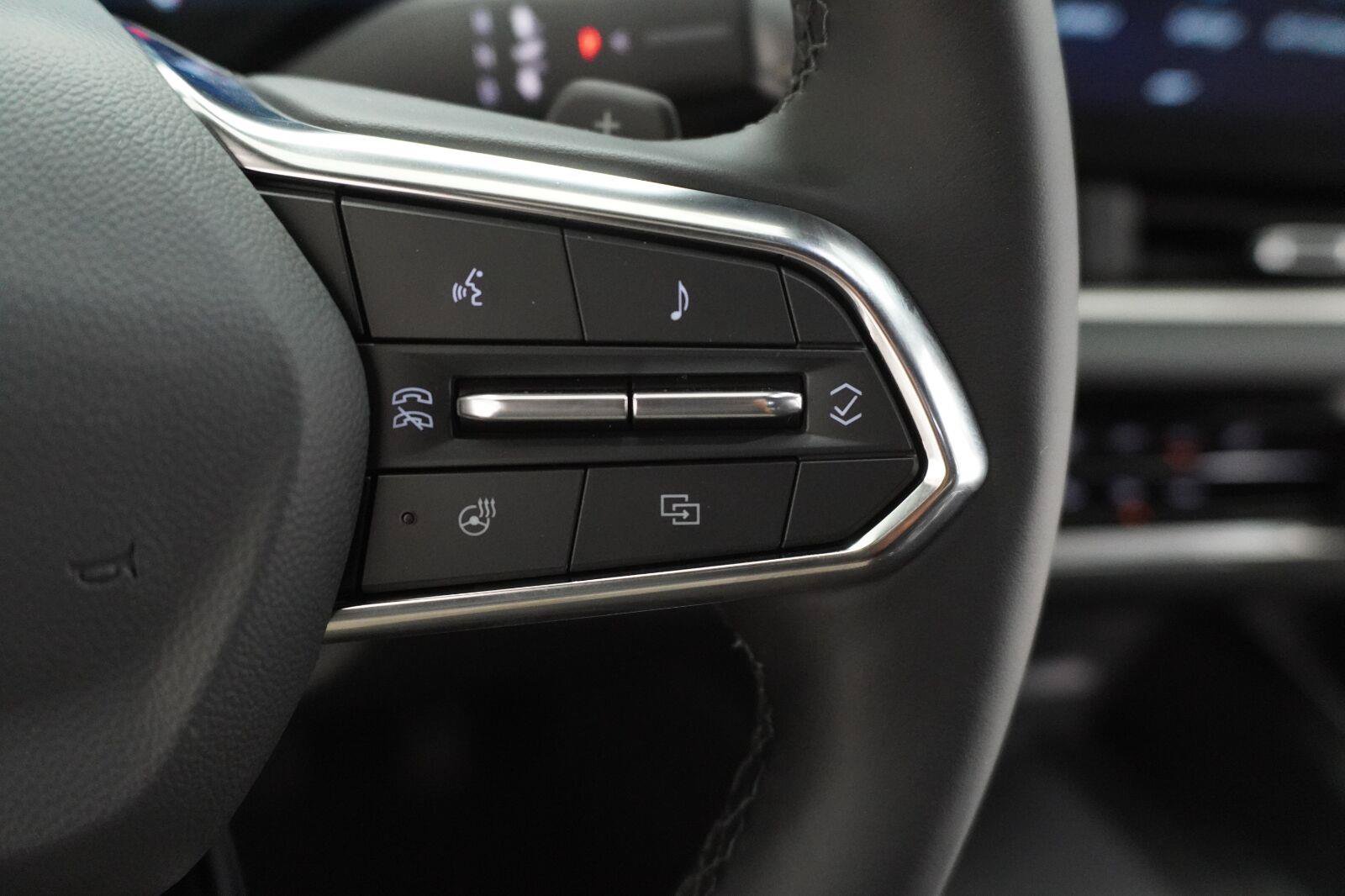New 2027 Chevrolet Equinox LT w/ Safety and Technology Package FWD image 11