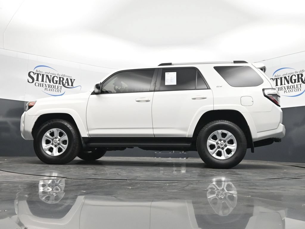 Used 2020 Toyota 4Runner SR5 AWD/4WD image 29