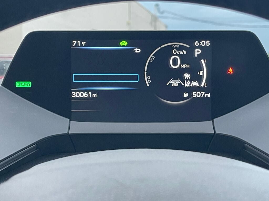 Used 2025 Toyota Prius LE FWD image 15