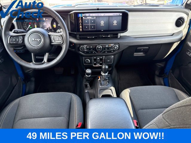 Used 2024 Jeep Wrangler Unlimited w/ Convenience Group AWD/4WD image 5