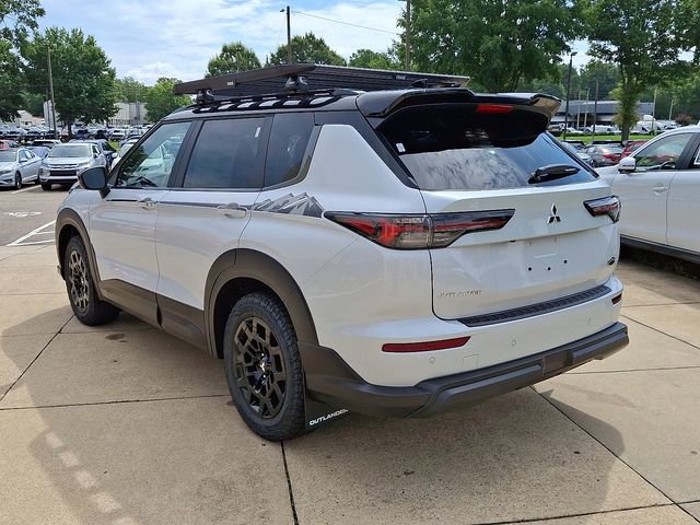 New 2025 Mitsubishi Outlander AWD image 3