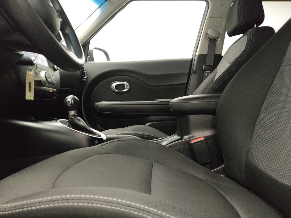 Used 2018 Kia Soul + FWD image 17