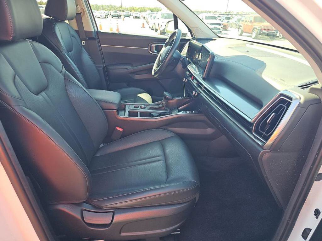 Used 2025 Kia Sorento S w/ Panoramic Sunroof Package image 16