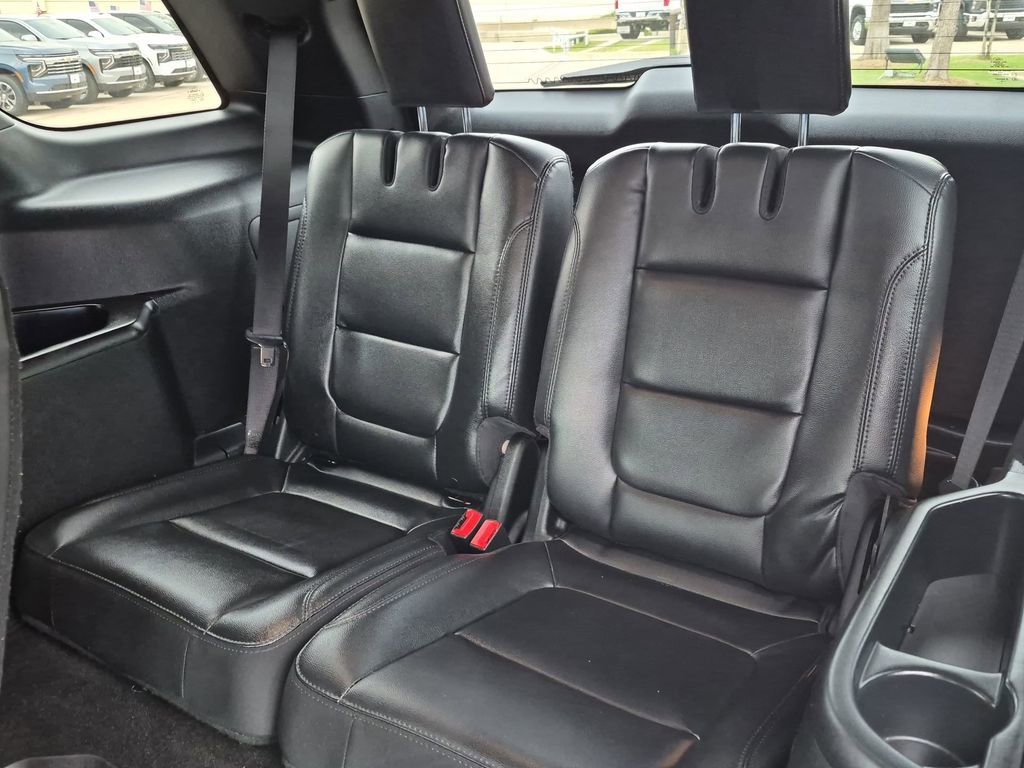 Used 2019 Ford Explorer XLT w/ Equipment Group 202A image 24