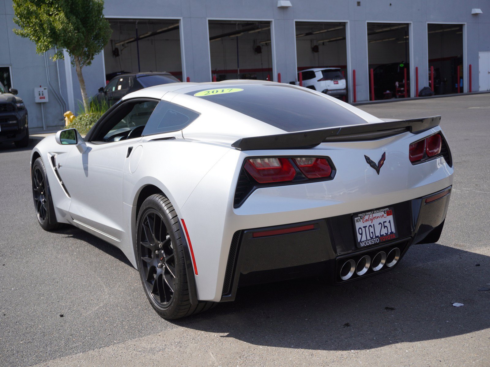 Used 2017 Chevrolet Corvette Stingray Coupe w/ Carbon Flash Badge Package RWD image 8
