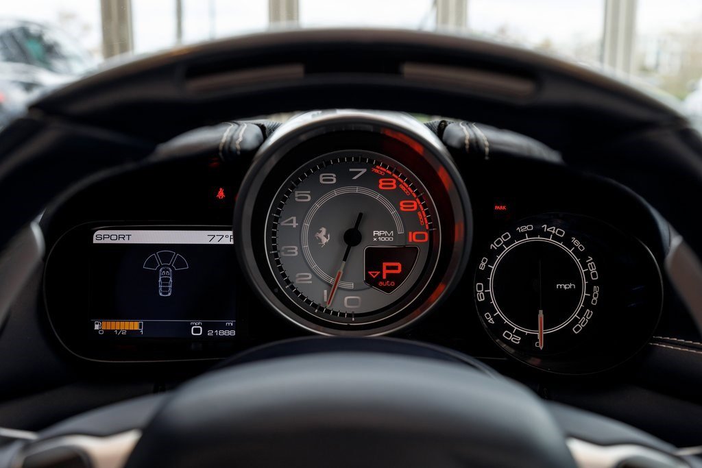 Used 2016 Ferrari California T image 31