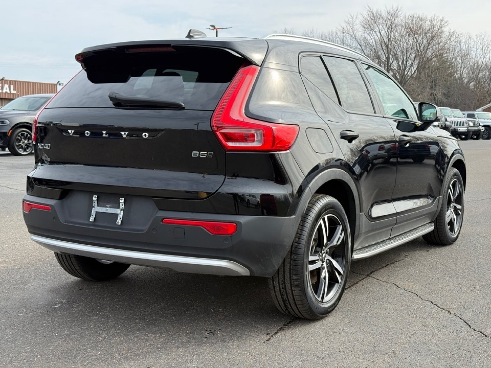 Used 2023 Volvo XC40 B5 Core AWD/4WD image 8