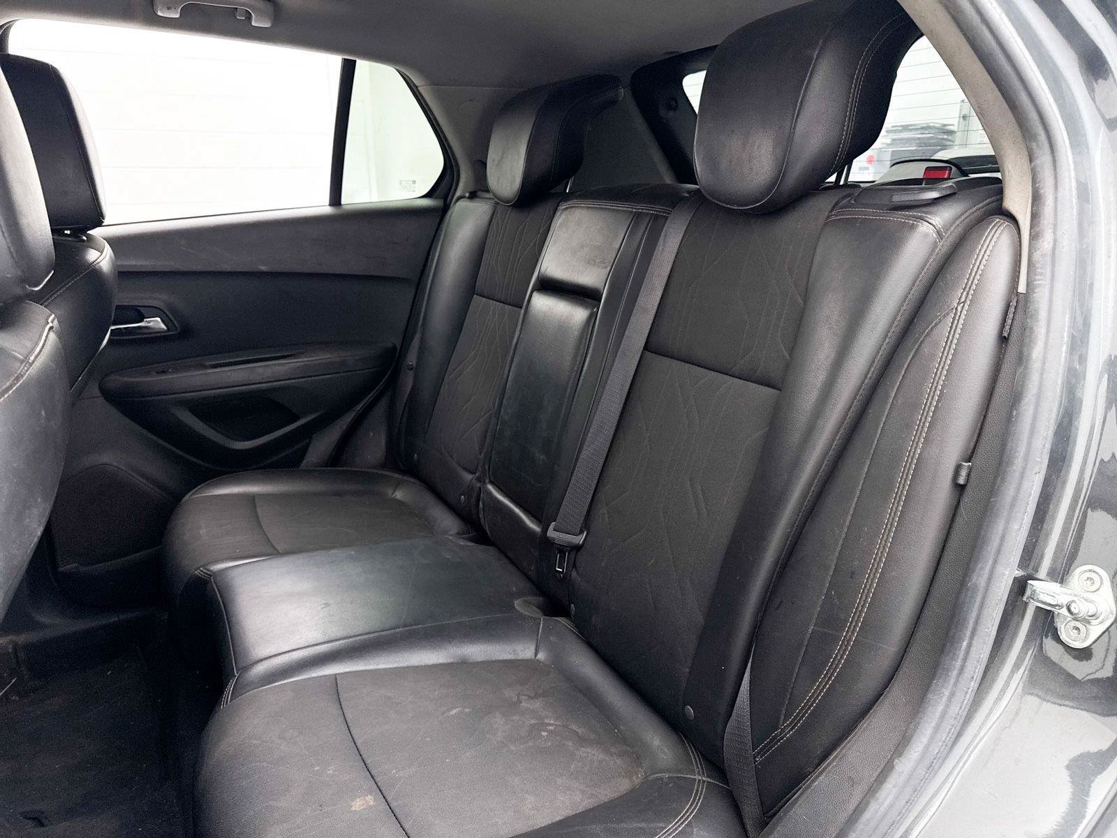 Used 2018 Chevrolet Trax LT w/ LT Convenience Package FWD image 21
