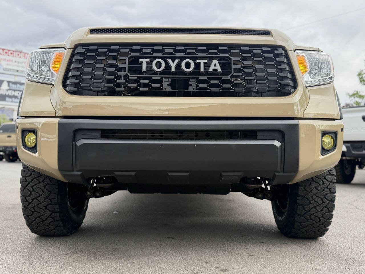 Used 2017 Toyota Tundra Limited w/ Limited Premium Package AWD/4WD image 32