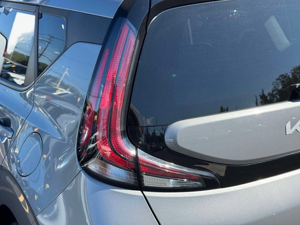 Certified 2023 Kia Soul LX w/ Option Group 015 FWD image 10