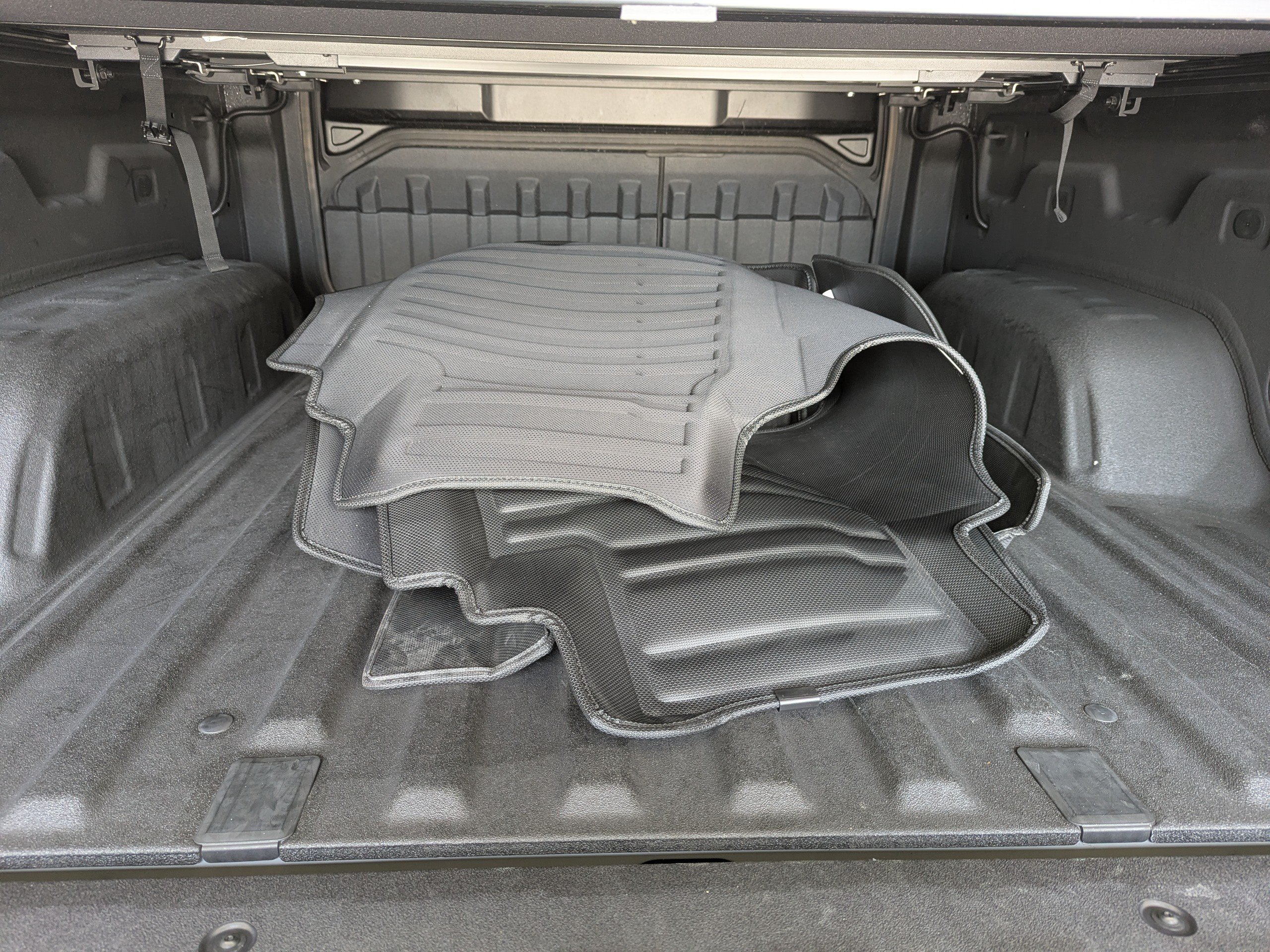 Used 2025 Chevrolet Silverado EV RST AWD/4WD image 16