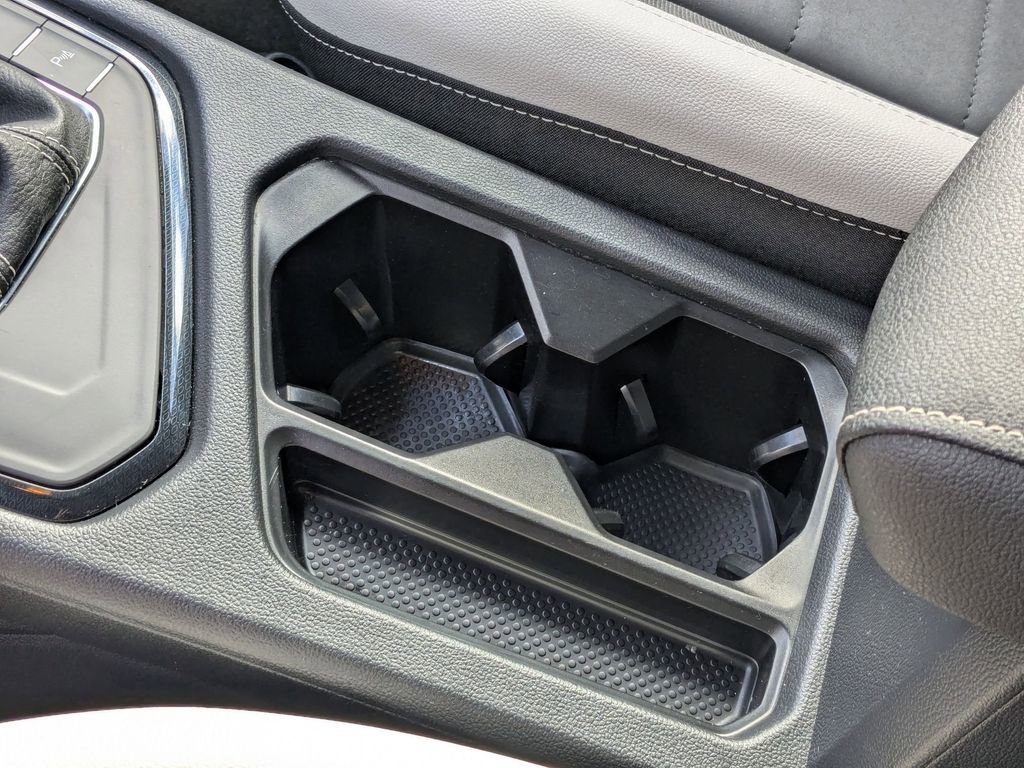 Used 2025 Volkswagen Taos SE image 24