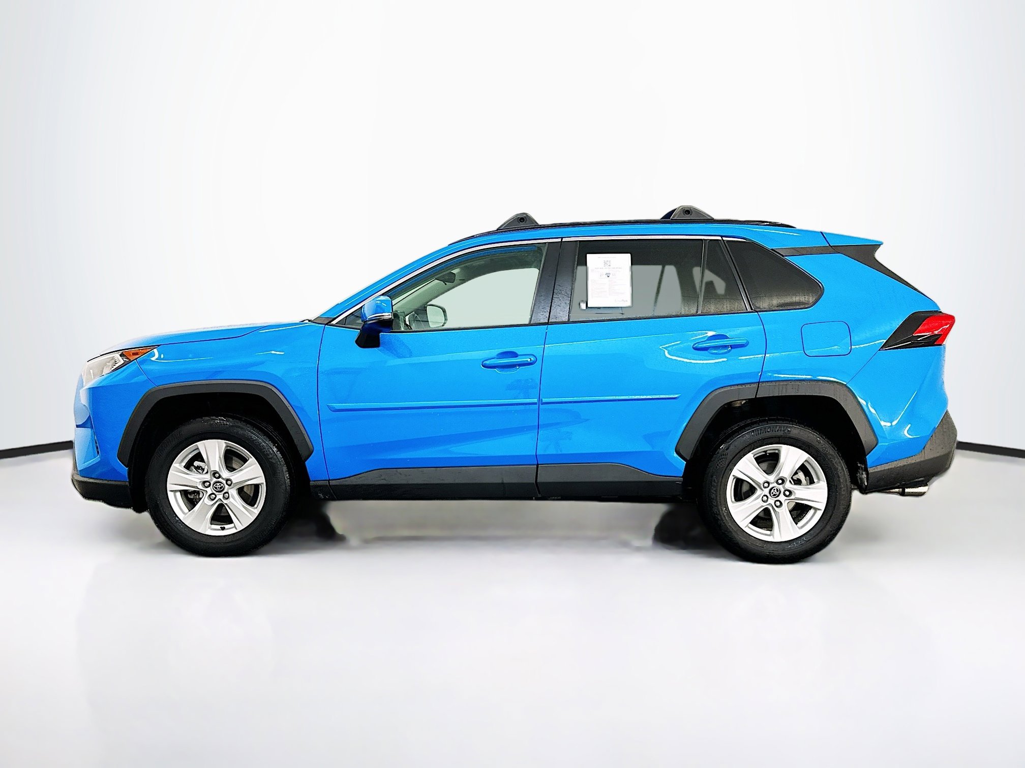 Used 2021 Toyota RAV4 XLE image 4