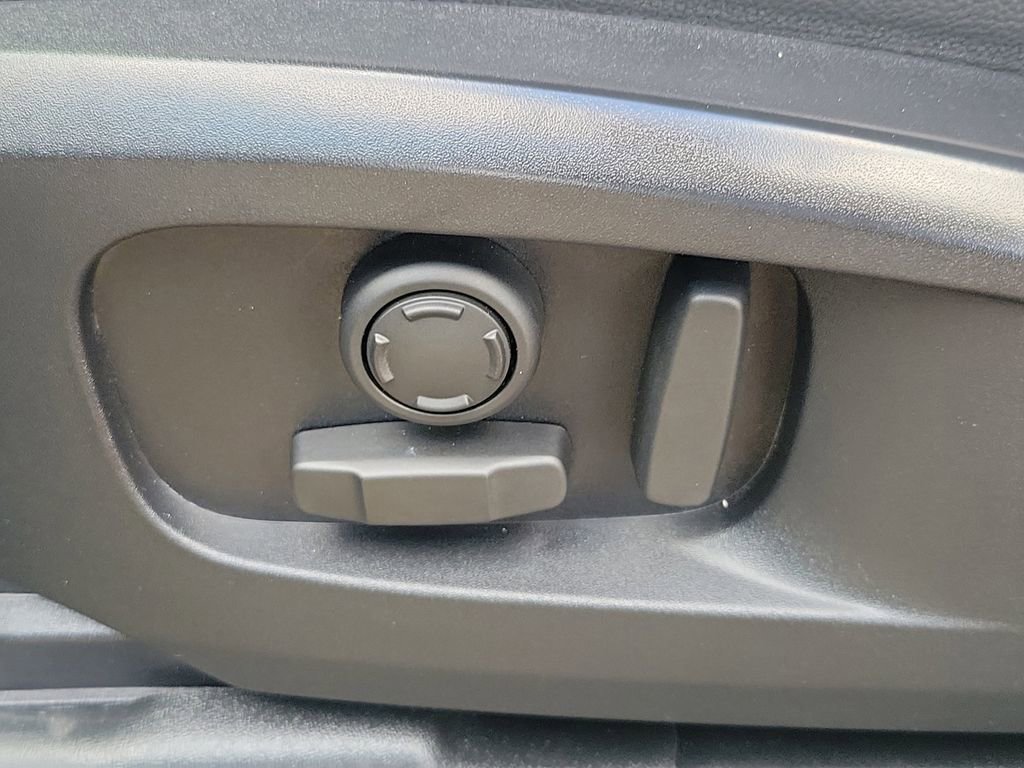 Used 2022 Land Rover Defender 110 SE image 17