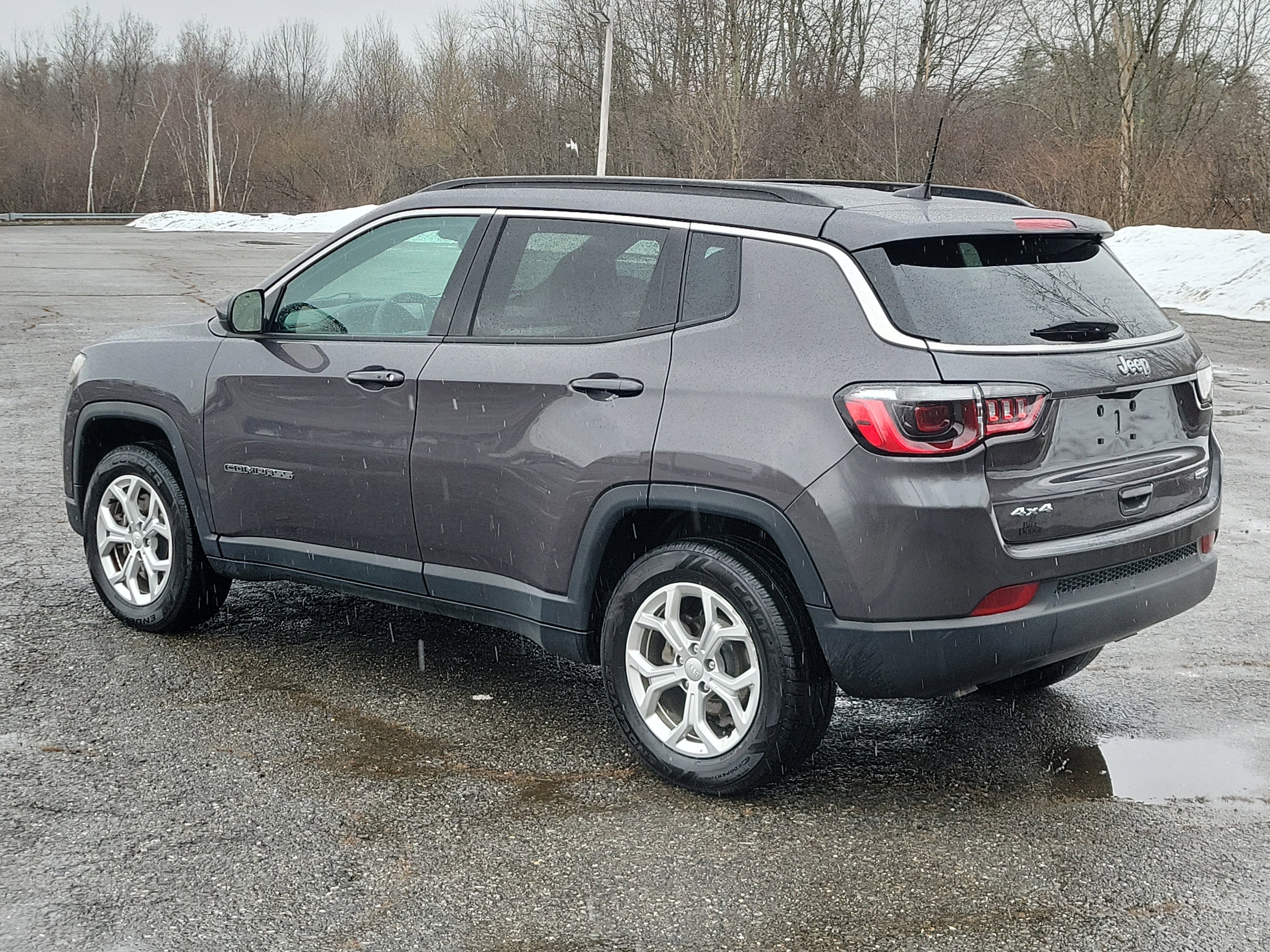 Used 2024 Jeep Compass Latitude image 7