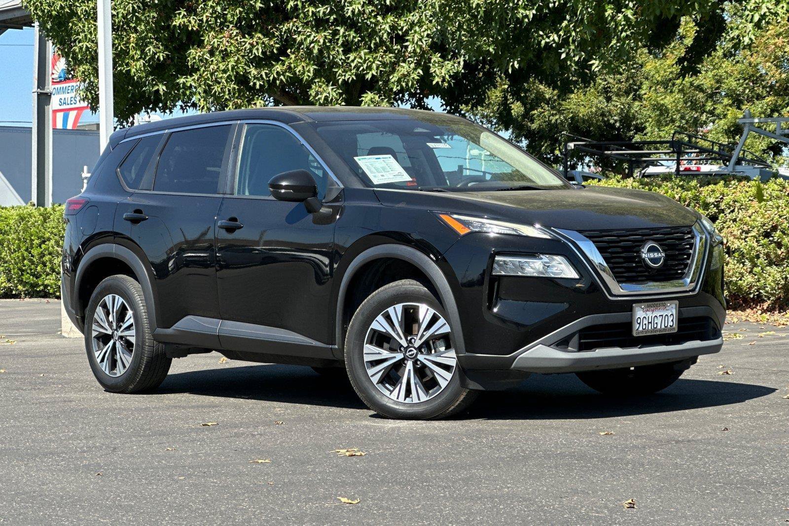 Certified 2022 Nissan Rogue SV AWD/4WD image 1