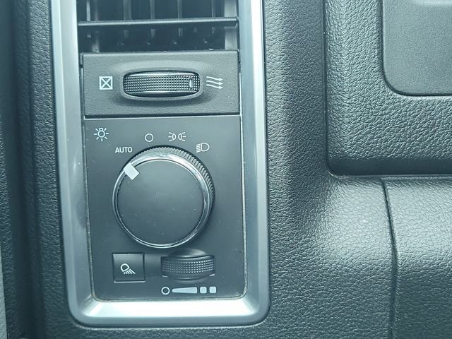 Used 2024 RAM 1500 Classic SLT image 31