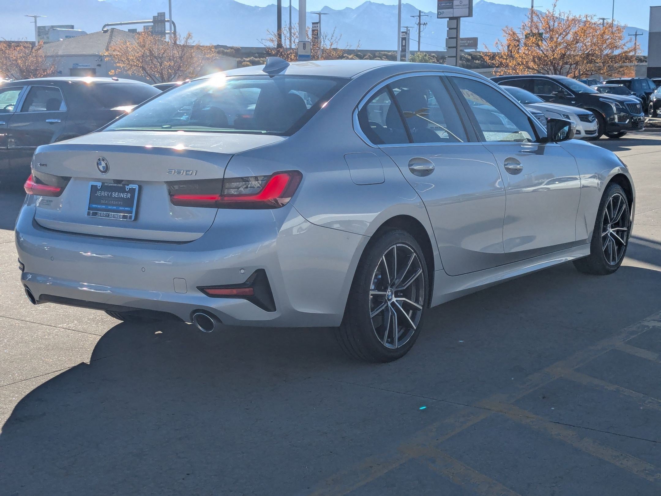 Used 2020 BMW 330i xDrive Sedan w/ Convenience Package image 6