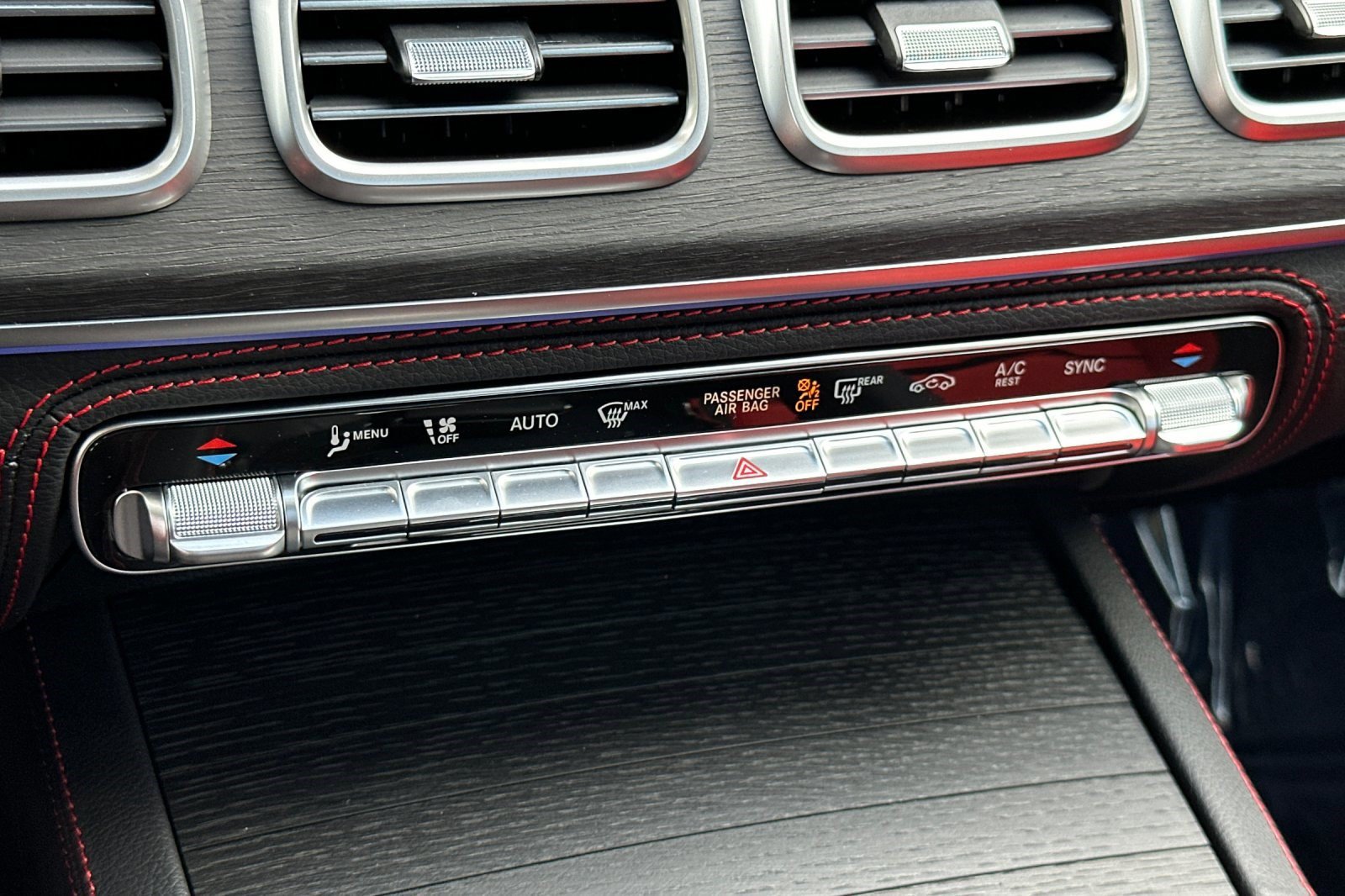 New 2026 Mercedes-Benz GLE 53 AMG 4MATIC Coupe image 17