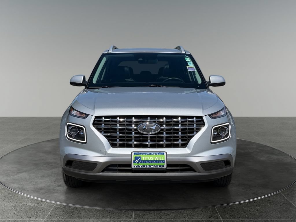 Used 2021 Hyundai Venue SEL w/ Premium Package FWD image 3