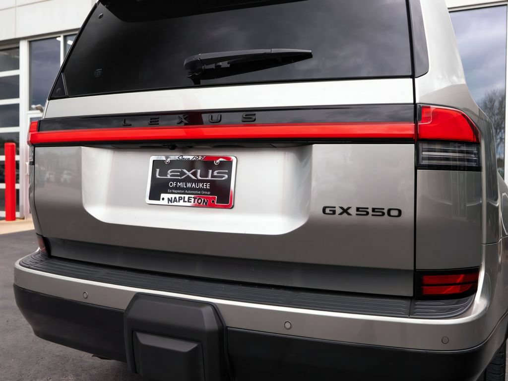 Used 2024 Lexus GX 550 w/ Cold Area Package AWD/4WD image 14