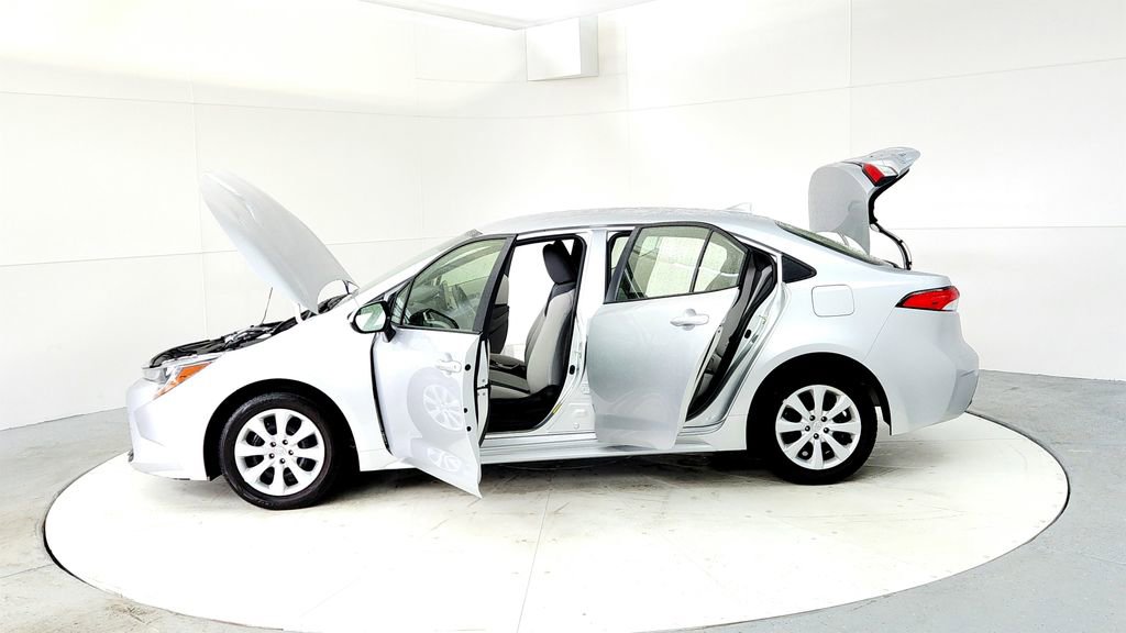 Used 2024 Toyota Corolla LE FWD image 10