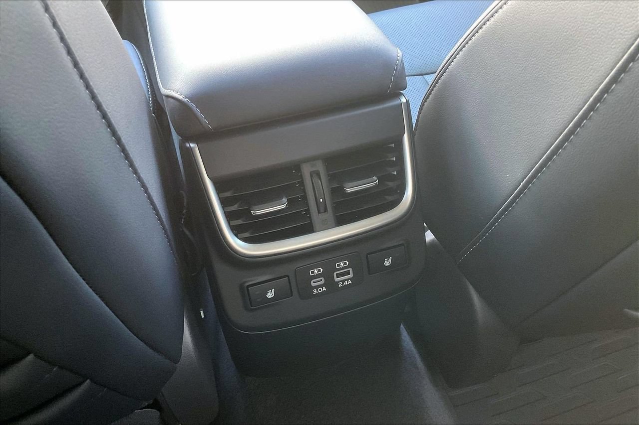 Used 2025 Subaru Outback Limited AWD/4WD image 17