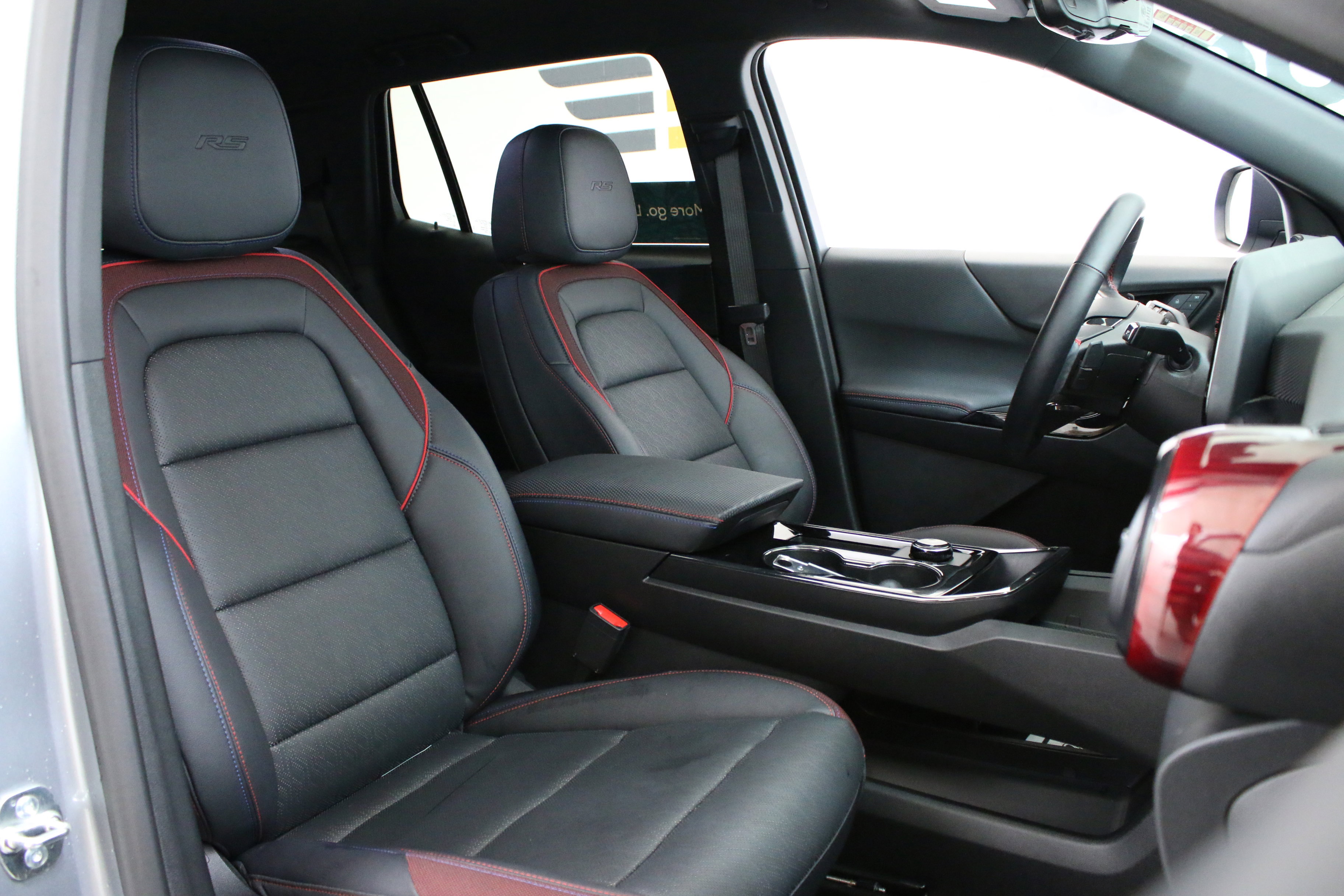 Certified 2025 Chevrolet Equinox RS w/ Safety and Technology Package AWD/4WD image 31