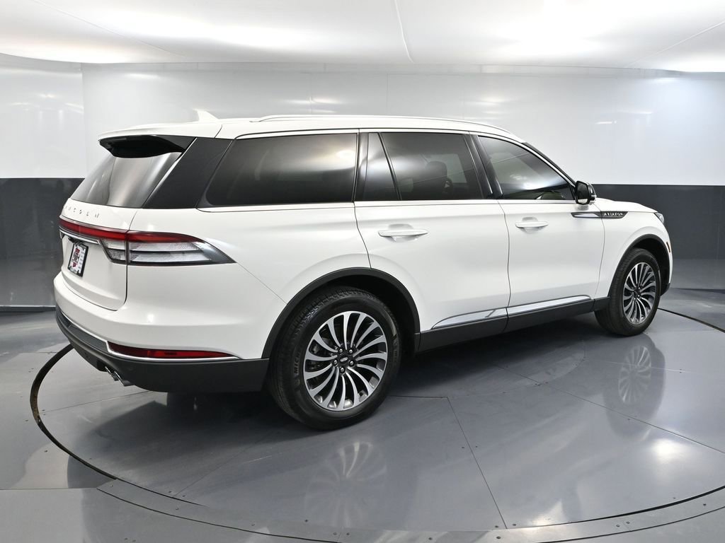 Used 2023 Lincoln Aviator Reserve image 6