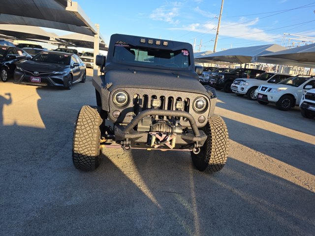 Used 2015 Jeep Wrangler Unlimited Rubicon w/ Connectivity Group image 9