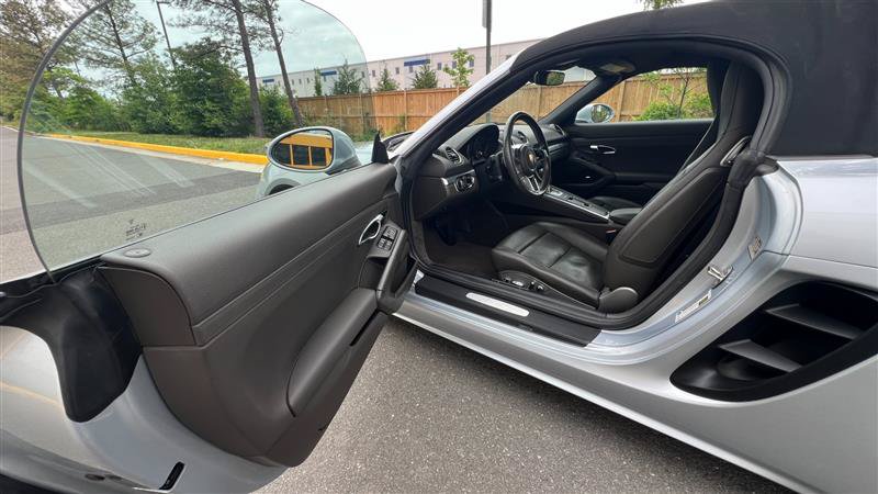 Used 2018 Porsche 718 Boxster RWD image 44
