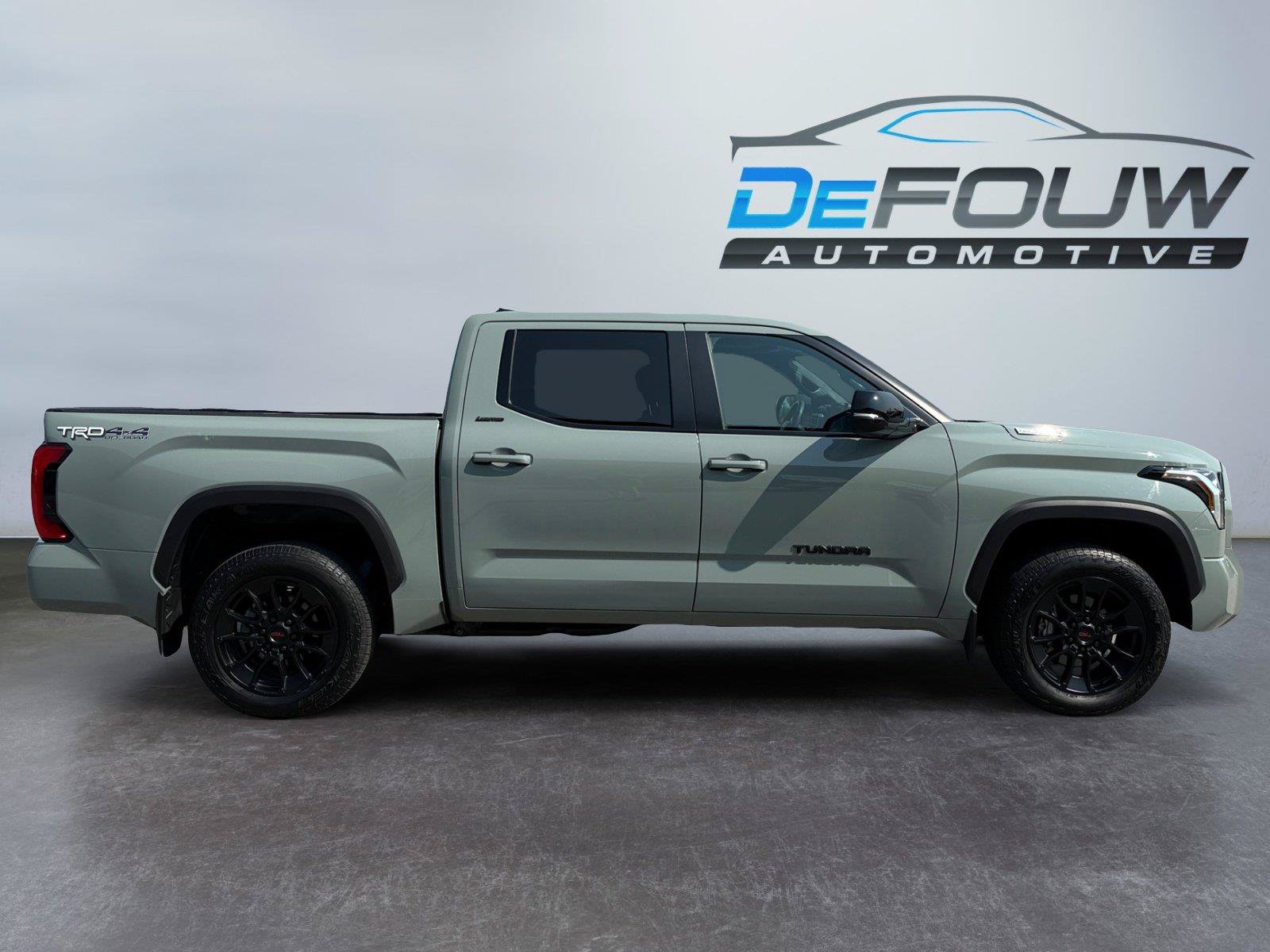 Used 2025 Toyota Tundra Platinum AWD/4WD image 2