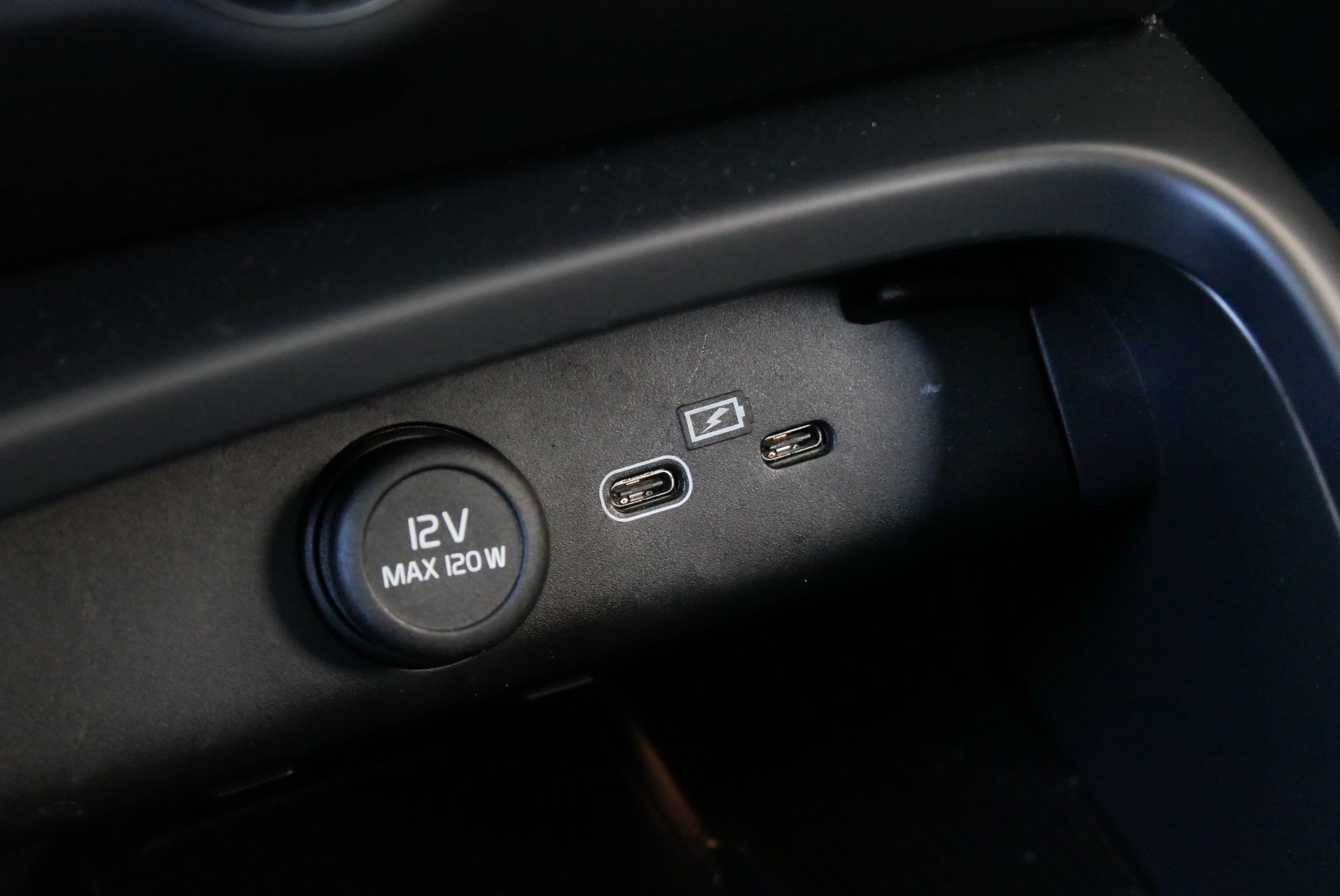Used 2023 Volvo C40 P8 Recharge Ultimate AWD/4WD image 21