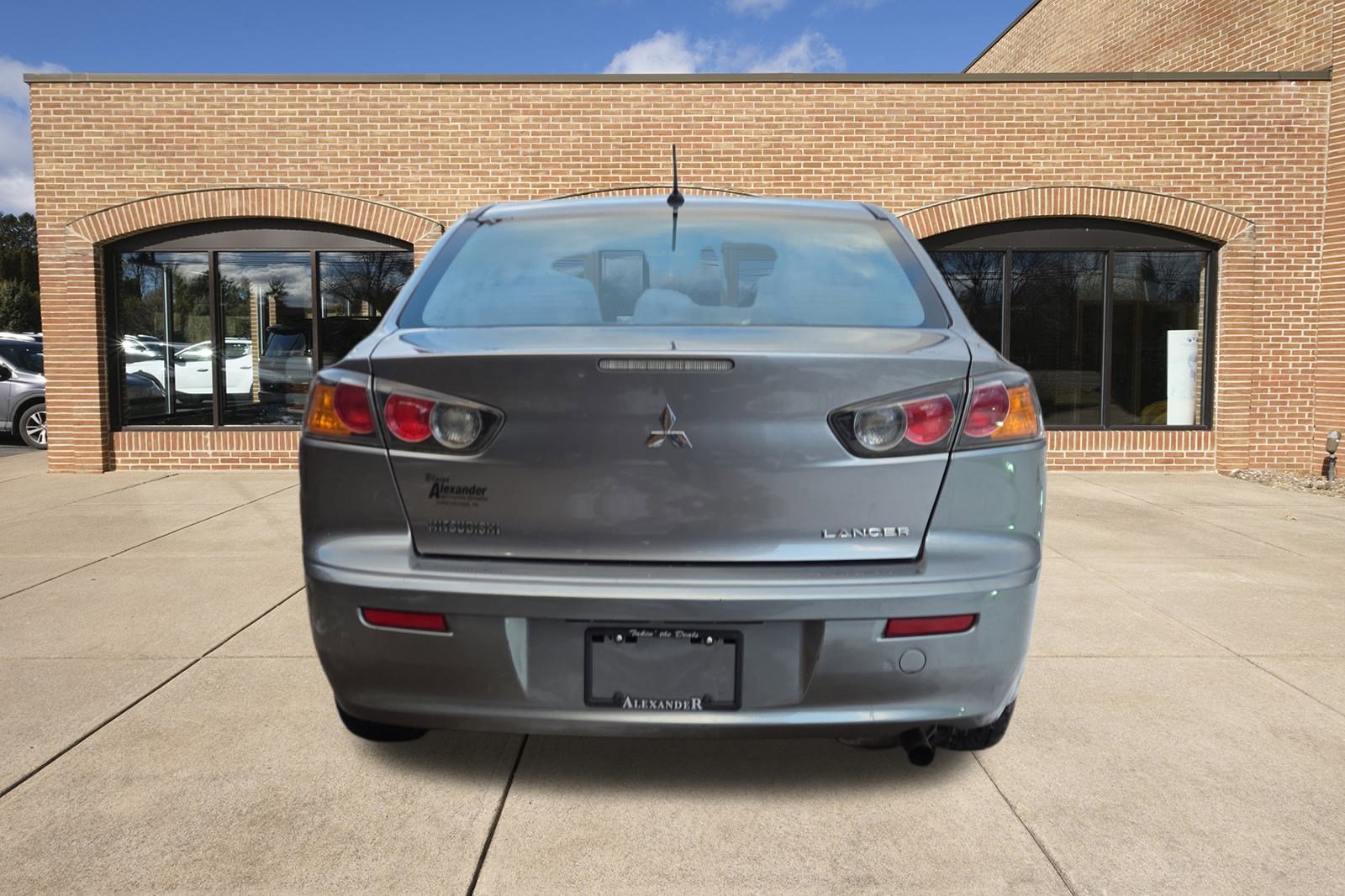 Used 2016 Mitsubishi Lancer ES image 4