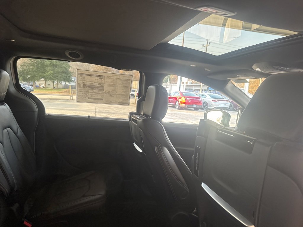 New 2026 Chrysler Pacifica Select image 23