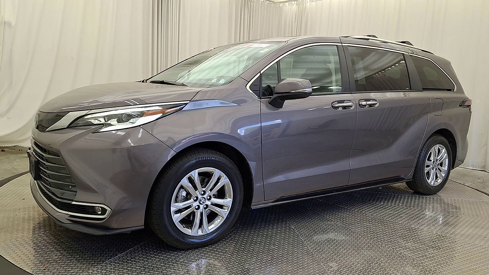 Certified 2023 Toyota Sienna Platinum AWD/4WD image 7
