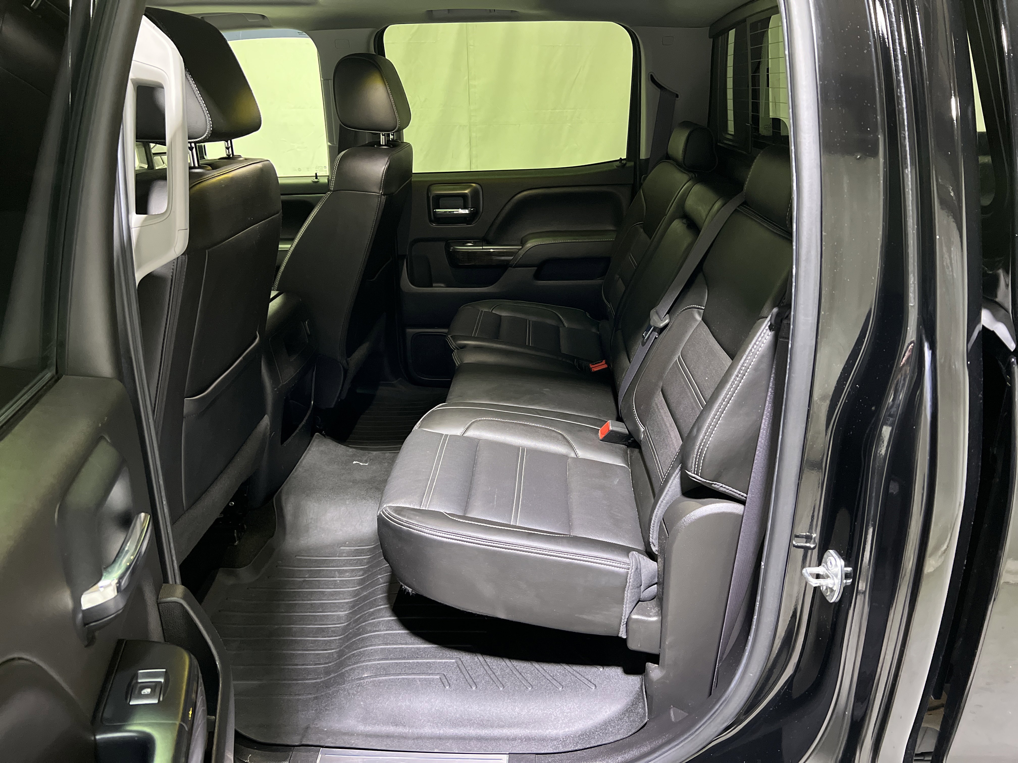 Used 2016 GMC Sierra 3500 Denali w/ Duramax Plus Package image 17