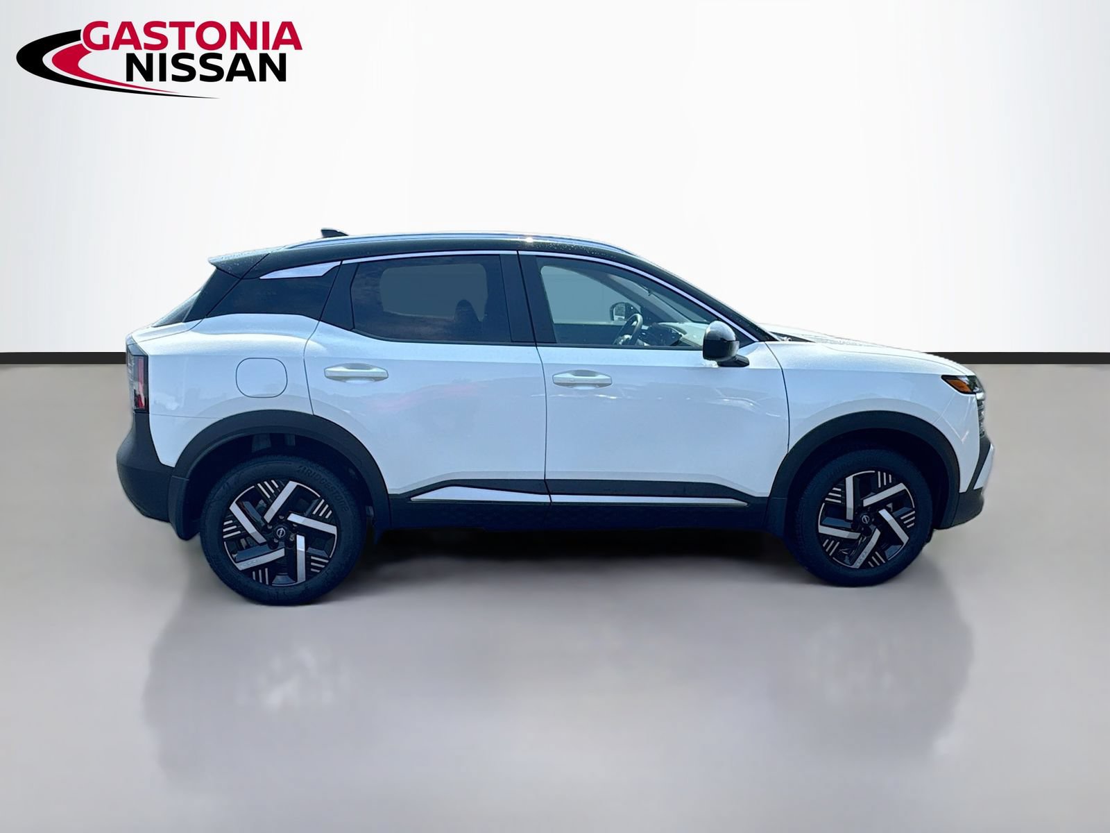 Used 2026 Nissan Kicks SV FWD image 10