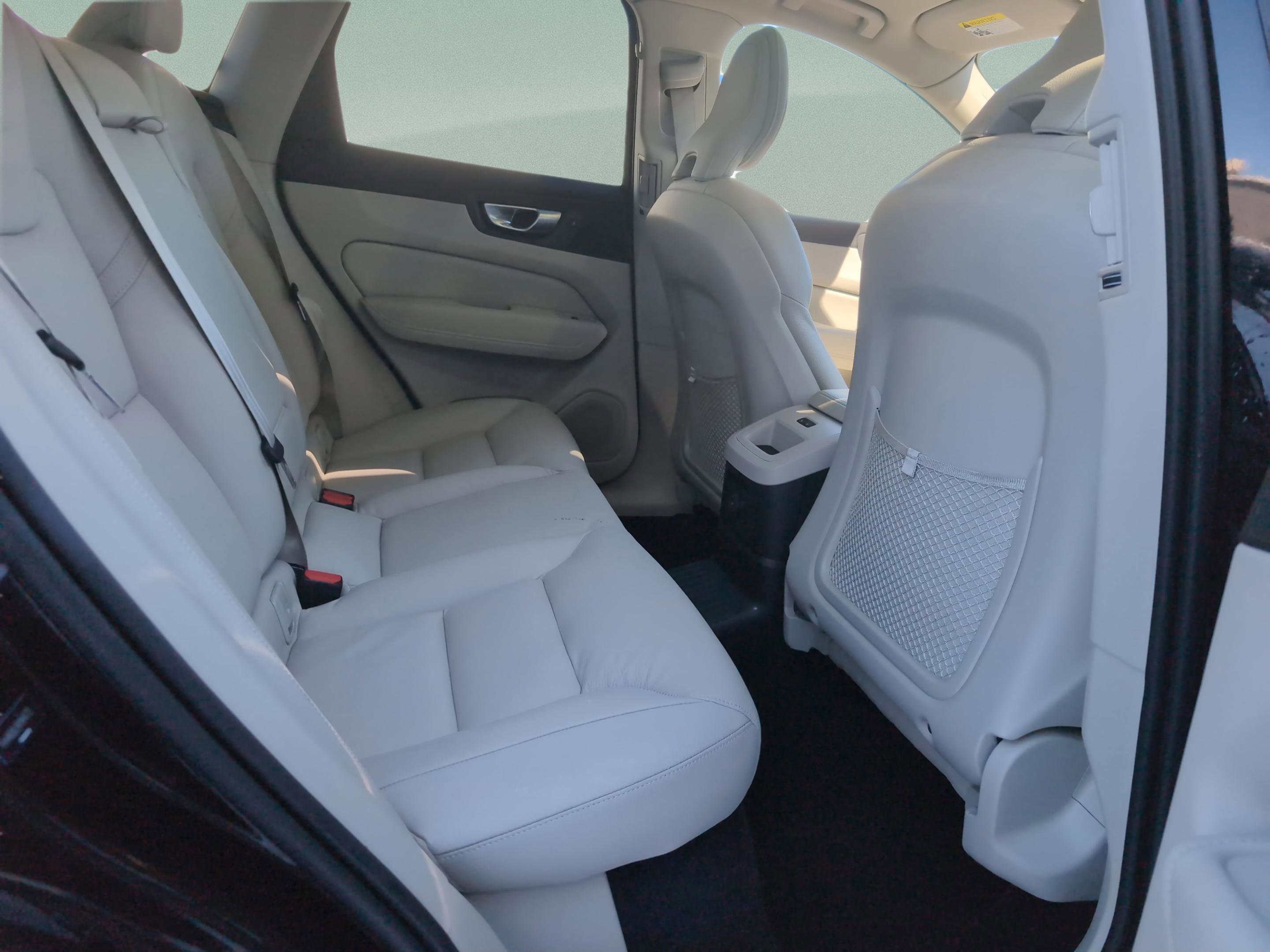 Used 2024 Volvo XC60 T8 Plus w/ Protection Package Premier image 14