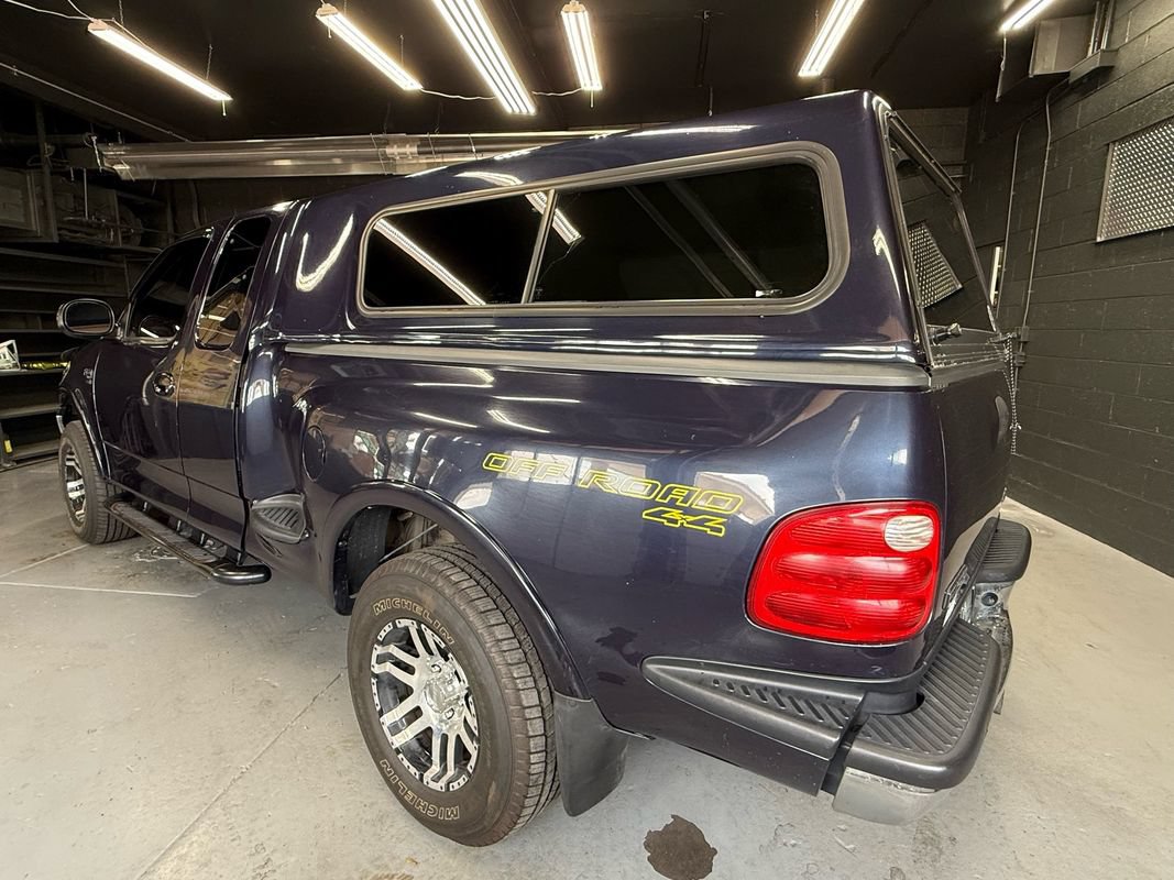 Used 2001 Ford F150 XLT AWD/4WD image 5
