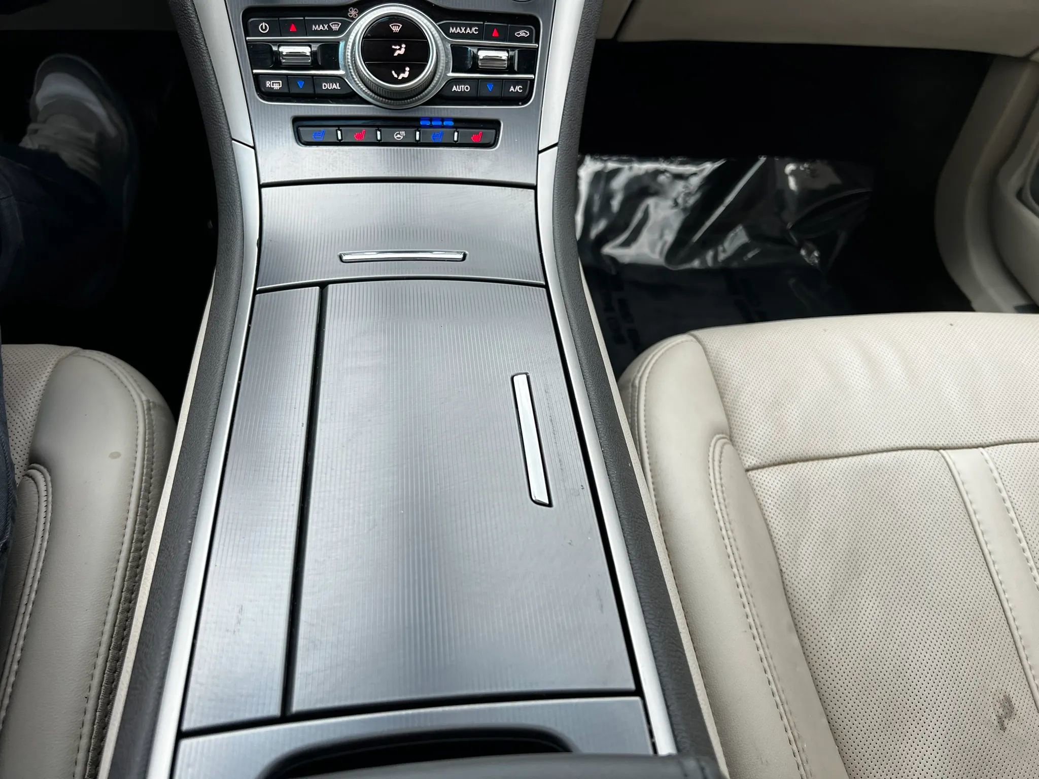 Used 2018 Lincoln MKZ Reserve w/ Luxury Package FWD image 28