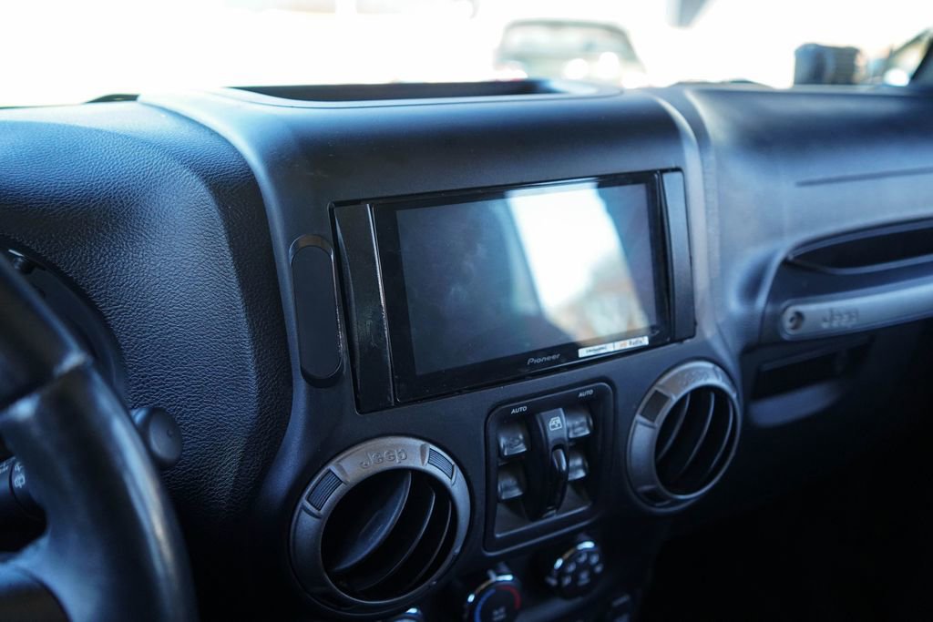 Used 2015 Jeep Wrangler Unlimited Sport w/ Quick Order Package 24S image 21