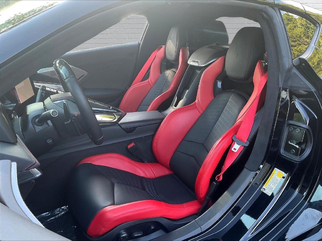 Used 2024 Chevrolet Corvette Z06 RWD image 12