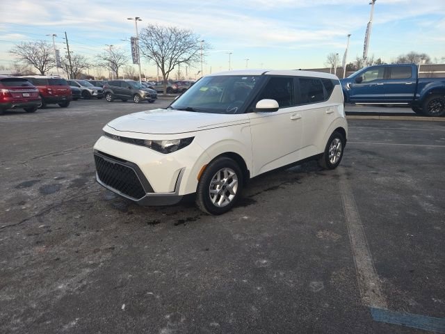 Used 2024 Kia Soul LX w/ Option Group 015 image 2