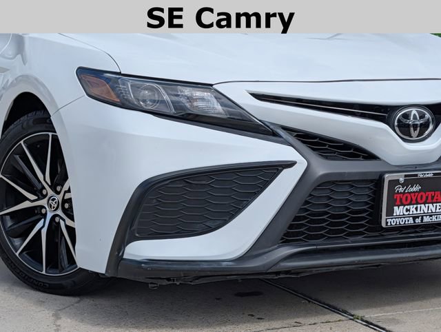 Used 2024 Toyota Camry SE FWD image 3