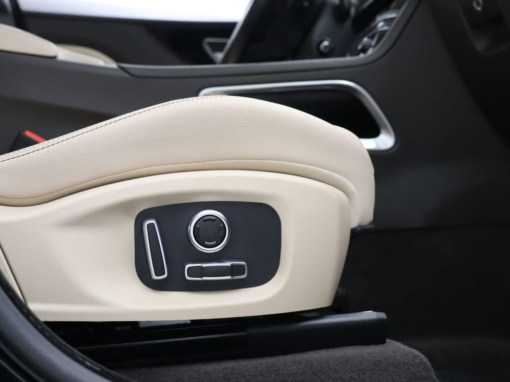 Used 2019 Jaguar F-PACE Prestige AWD/4WD image 34